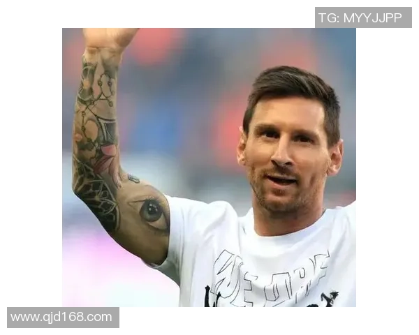 足球明星与外国女孩的浪漫故事揭示了爱与梦想的交织与激情